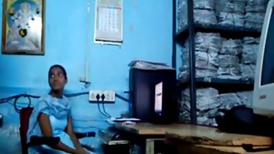 రహస్యంగా హస్తప్రయోగం చేస్తున్న వెంట్రుకల మఫ్‌తో అందమైన చిక్